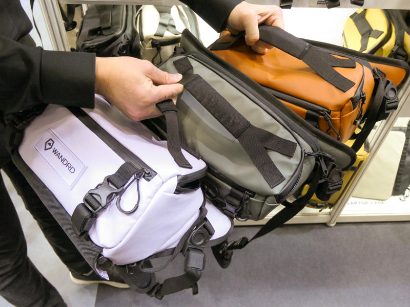 2色展開だったロームスリングに、5色が追加。発売は春を予定している。人気のほどが伺える