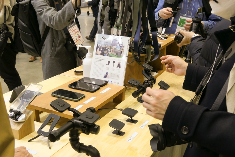 「モバイル」シリーズの展示