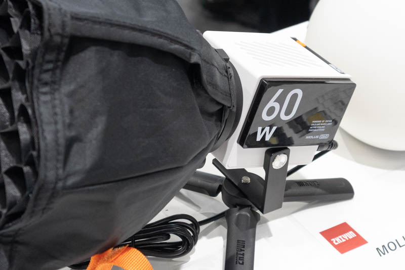 動画関連のアイテムも多く展示されていた（VANLINKSのブース）