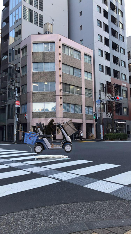 実際に沖昌之さんもARモードで撮影してみた<br>※3DデータやARのデジタルアクリルスタンドを表示するにはFanTopのアプリが必要（Webでは画像のみの表示）