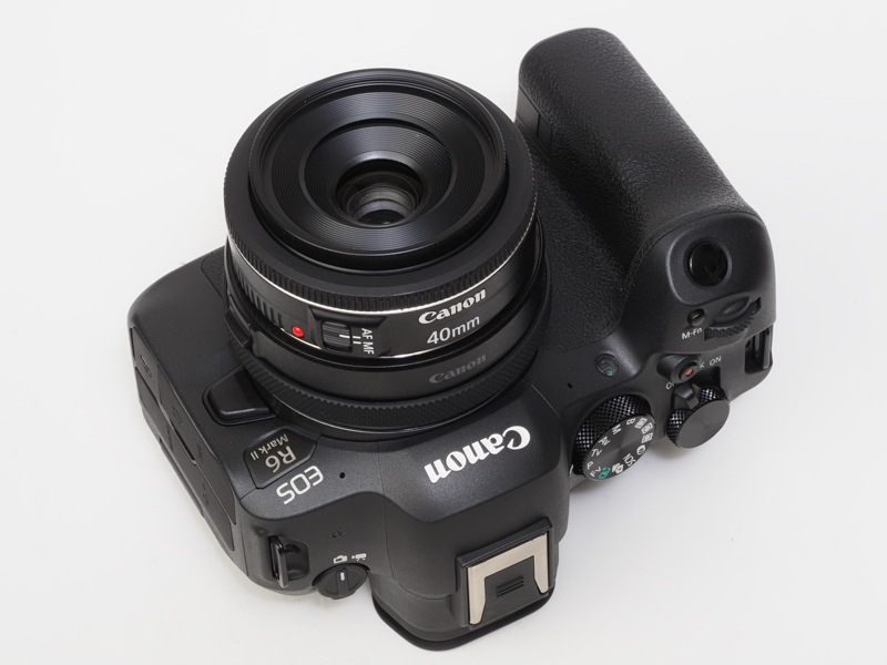 EFレンズを使用する時はコントロールリングつきのマウントアダプターを使いますが、Aモードの時に絞り環として使用することにも慣れてきました。