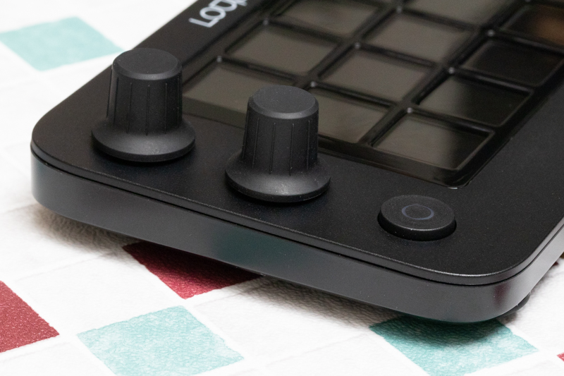 ダイヤルは表面がゴムのような材質で滑りにくい