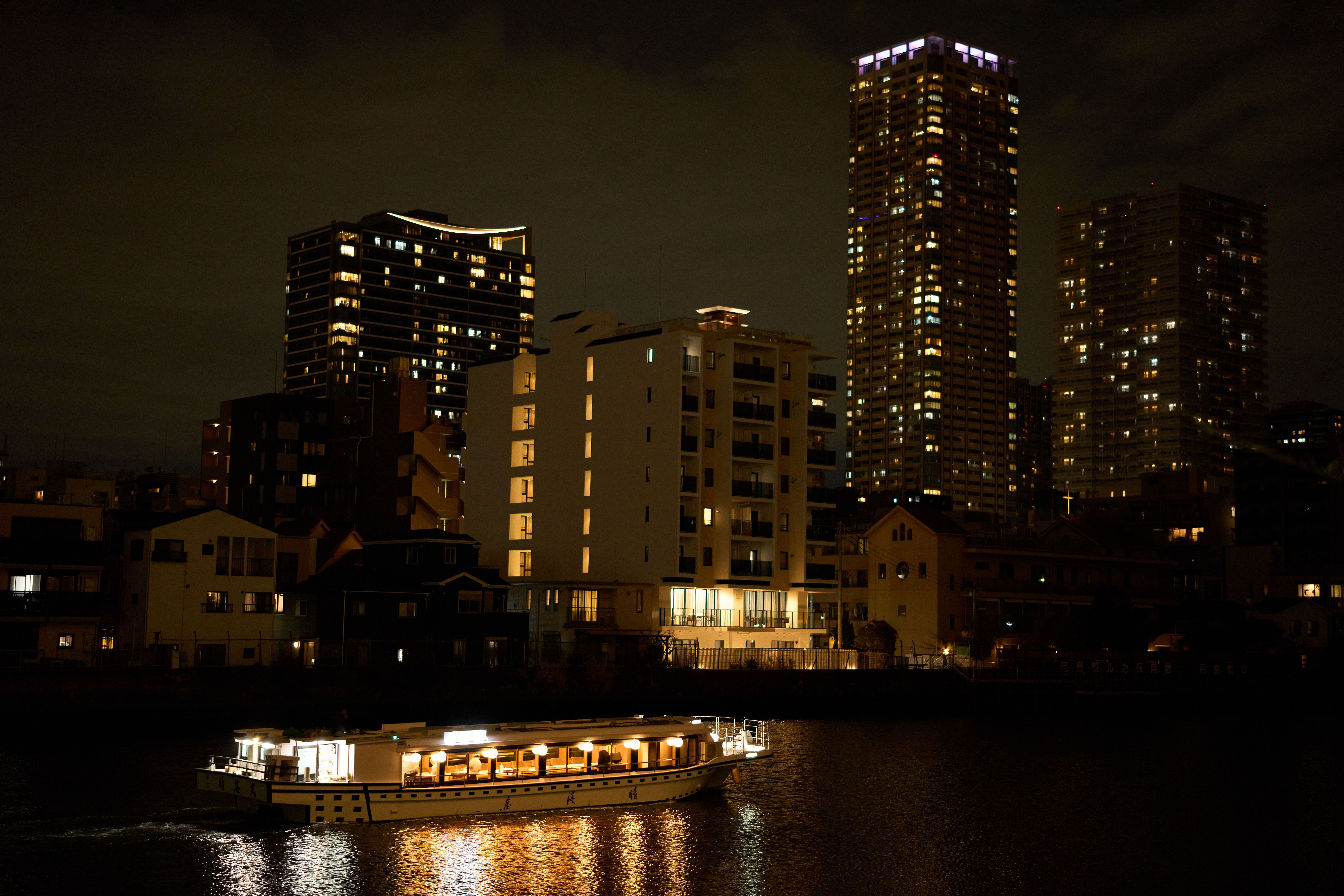 α1／50mm F1.4 DG DN｜Art／50mm／マニュアル（F1.4、1/125秒）／ISO 800／WB：太陽光