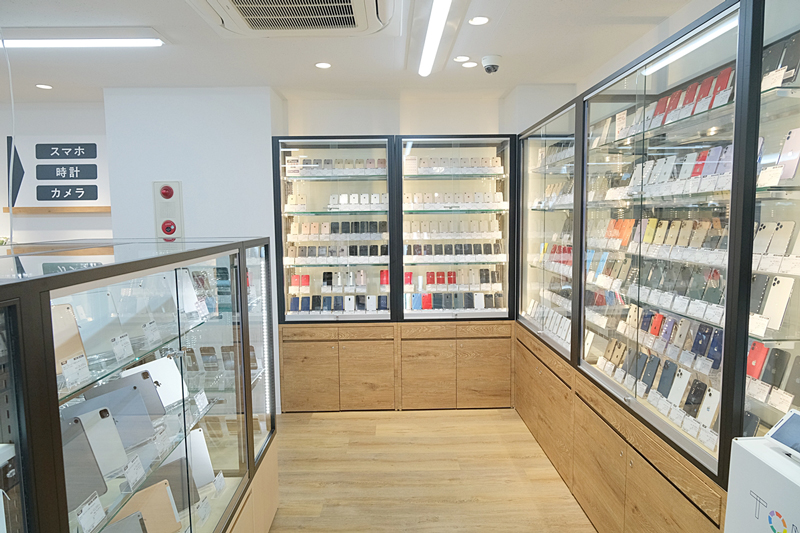 1階：中古スマートフォン売り場