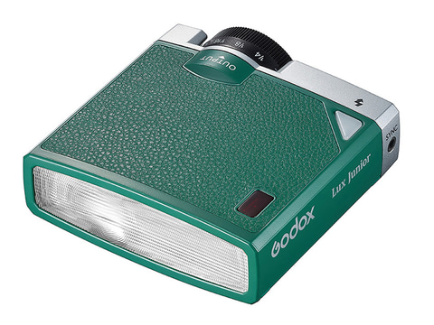 レトロデザインのストロボ「Godox Lux」にカラーバリエーション