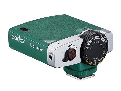 レトロデザインのストロボ「Godox Lux」にカラーバリエーション