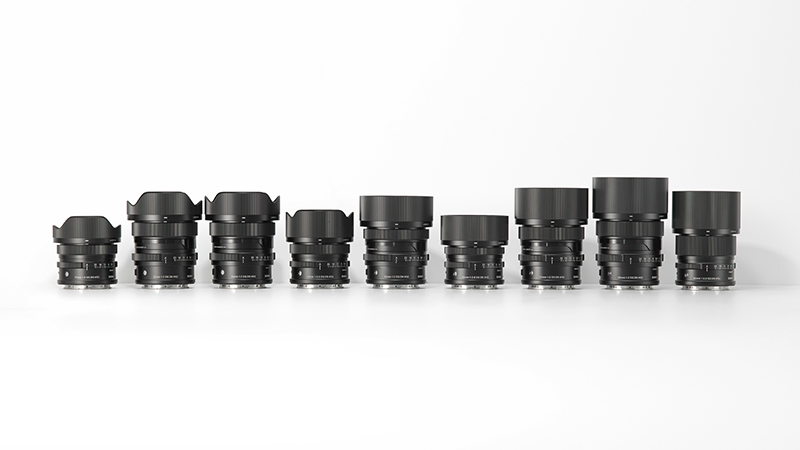 “Iシリーズ”のラインナップ。左から17mm F4、20mm F2、24mm F2、24mm F3.5、35mm F2、45mm F2.8、50mm F2、65mm F2、90mm F2.8