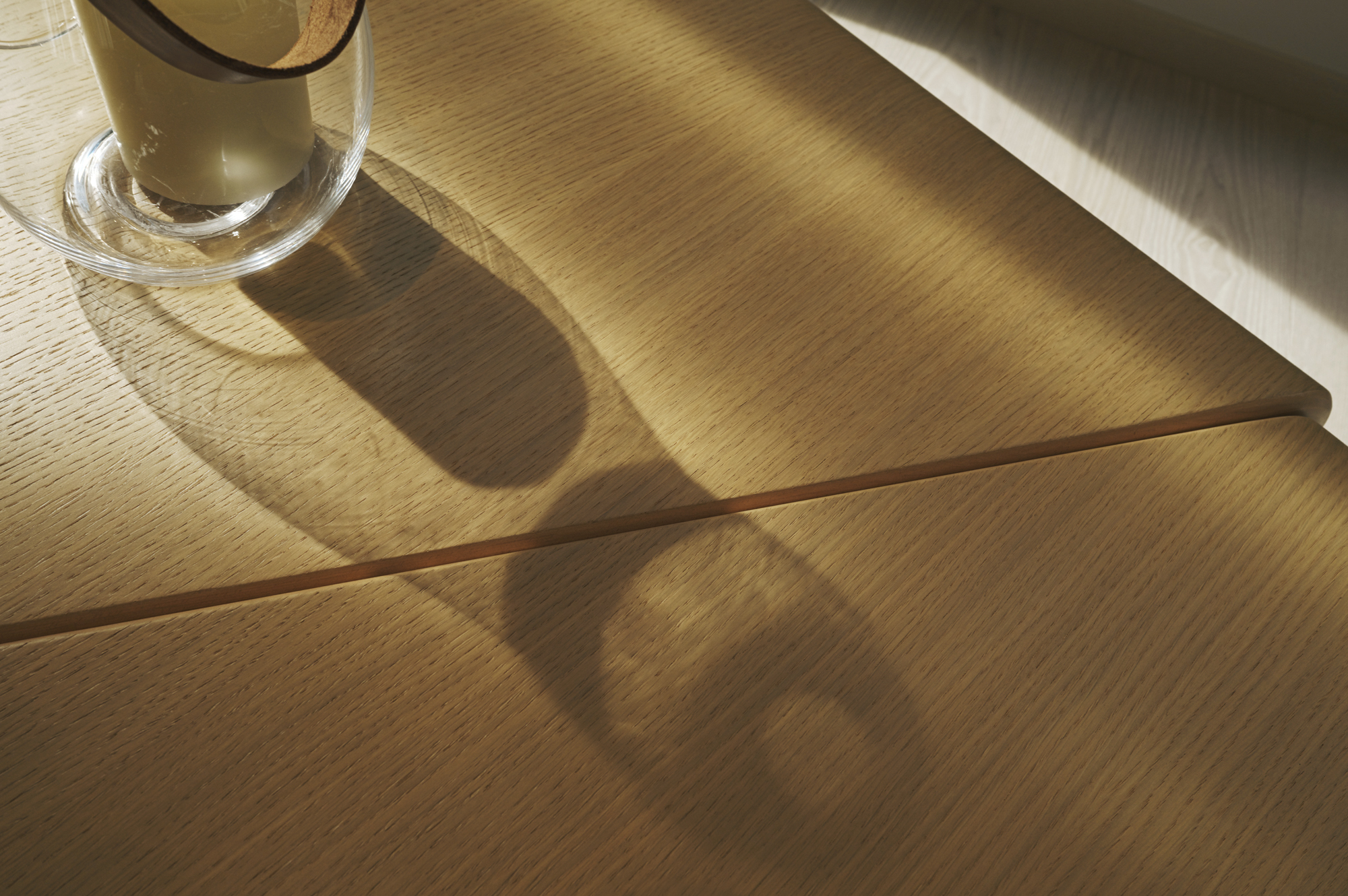 SIGMA fp L／SIGMA 24mm F3.5 DG DN | Contemporary／マニュアル露出（1/125秒・F8）／ISO 125／WB: オート／カラーモード: ウォームゴールド