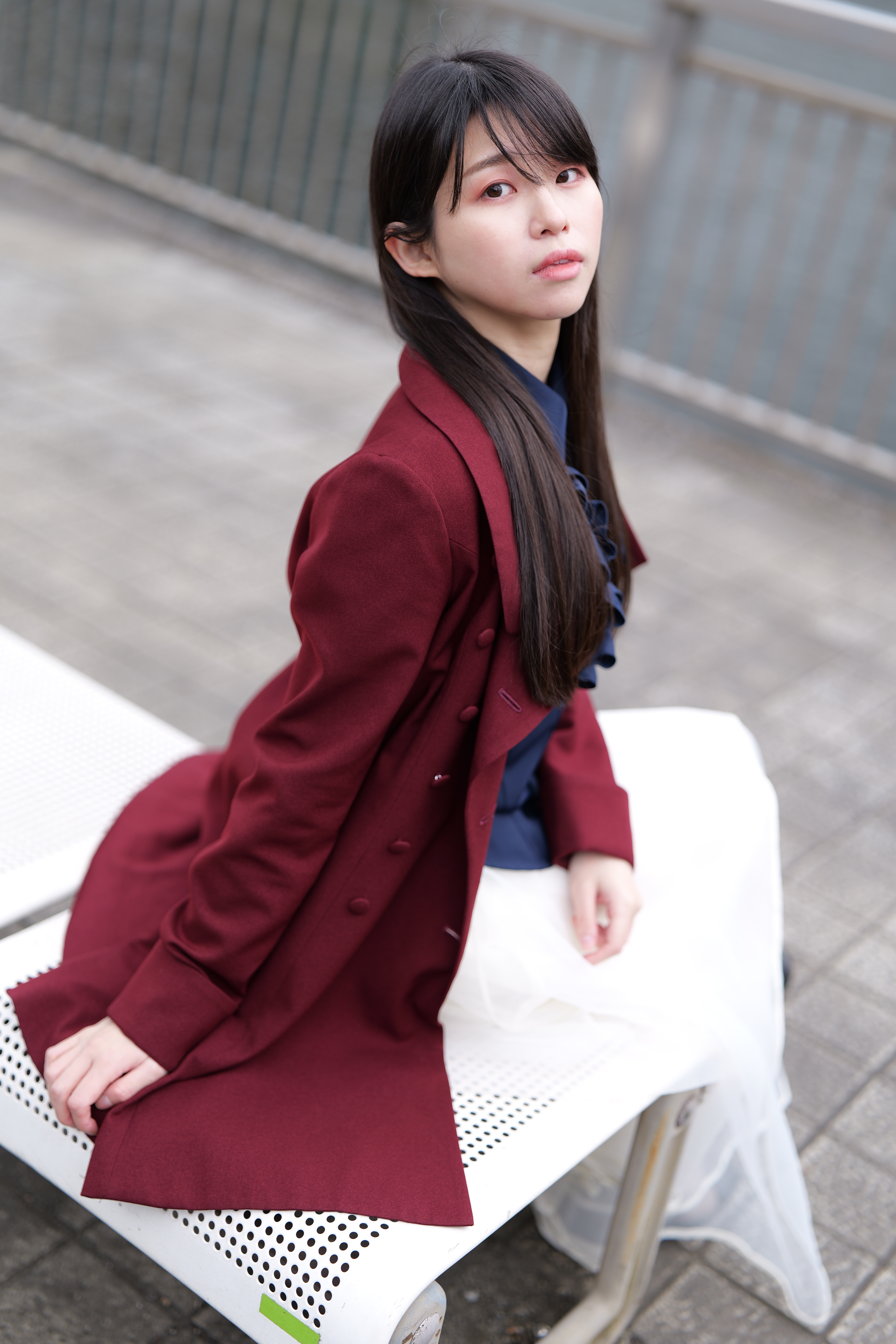 瞳AFでの撮影。カメラを人物に向けると“間、髪を容れず”瞳を捕捉する。ポートレート撮影では精度も含め瞳AFにピントは任せてまったく問題ないレベルである。こちらのホワイトバランスも上々の結果だ。<br><span class="fnt-85">LUMIX S5II／LUMIX S PRO 50mm F1.4／絞り優先AE（F1.4、1/640秒、+1.0EV）／ISO 100／WBオート</span>