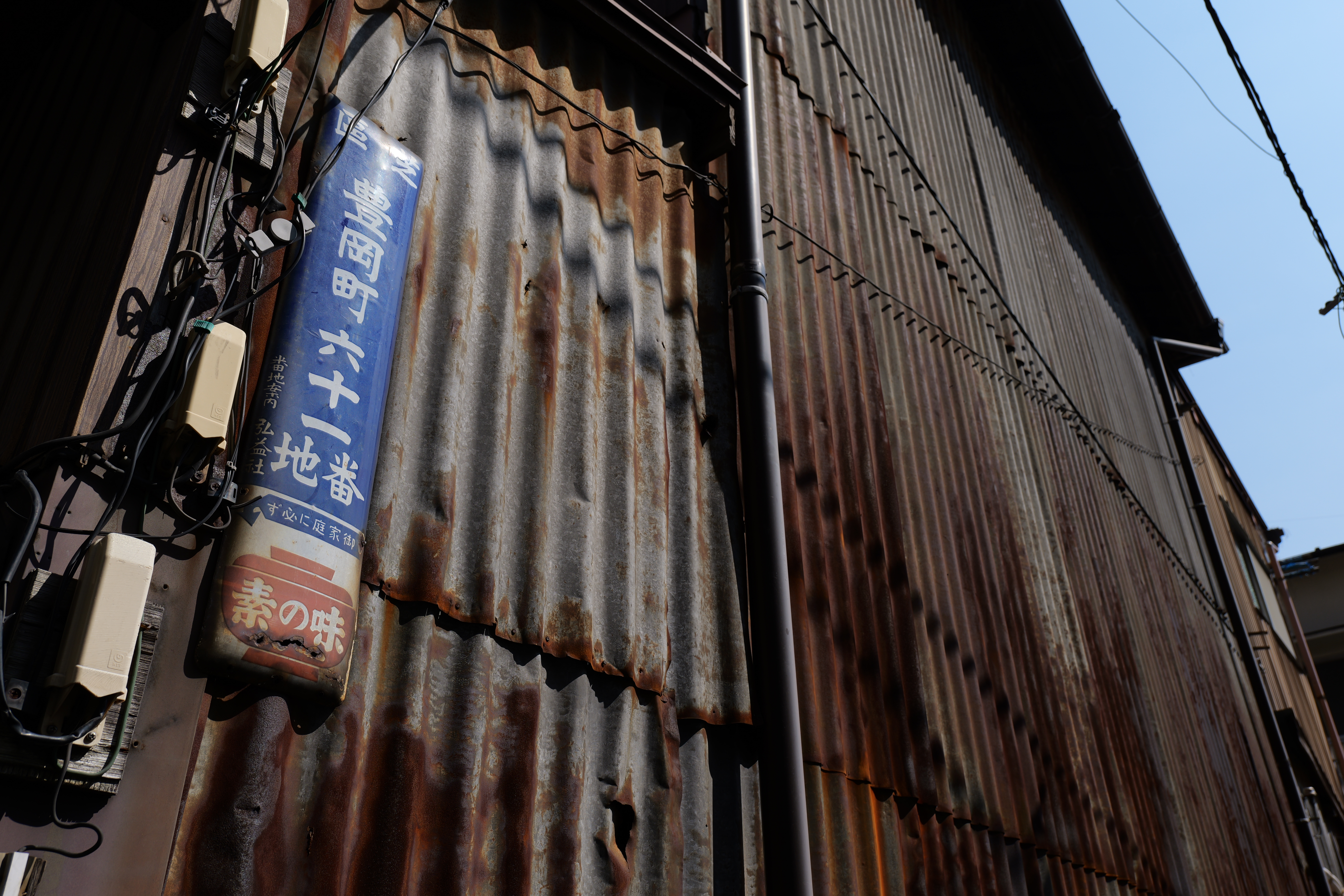 ピントの状態が把握しやすい高精細で高コントラストのEVFと、素早く測距点を移動できるジョイスティックのおかげで、スナップ撮影でも“ガチピン”の写りが楽しめる。質感描写も上々だ。<br><span class="fnt-85">LUMIX S5II／LUMIX S 20-60mm F3.5-5.6／絞り優先AE（F8.0、1/320秒、-0.7EV）／ISO 100／WBオート</span>