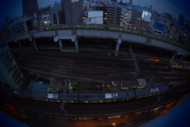 OLYMPUS PEN-F / M.ZUIKO DIGITAL ED 8mm F1.8 Fisheye PRO / 絞り優先AE（F2.0・1/80秒・－2EV）/ ISO 800 アートフィルター「トイフォト」使用