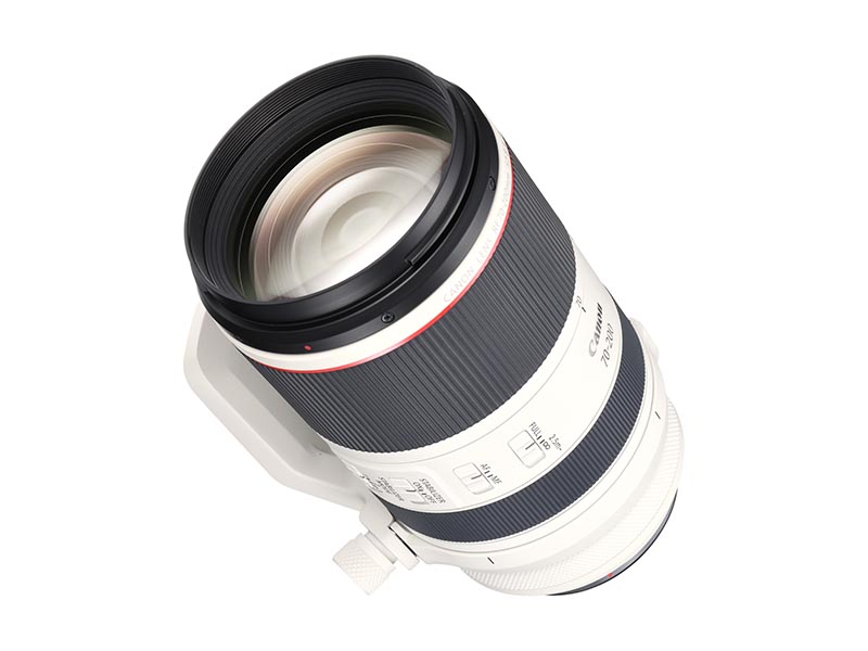 <b>■キヤノンオンラインショップ参考価格</b>39万6,000円（税込）<br>　<br><b>■SPECIFICATION</b><br>レンズ構成：13群17枚<br>絞り羽根枚数：9枚<br>最小絞り：F32<br>最短撮影距離：0.7m<br>最大撮影倍率：0.23倍（200mm時）<br>フィルター径：φ77mm<br>外形寸法（最大径×全長）：約φ89.9×146.0mm<br>質量：約1,070g（三脚座含まず）