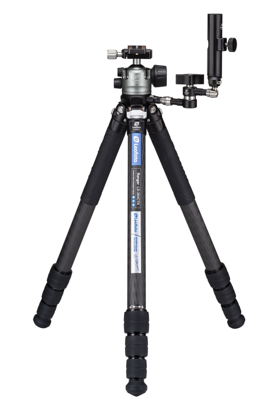 <span class="fnt-110"><b>LS-364CTK+LH-47TK+UC-05+AM-5JP</b></span><br>価格(税込):13万2,000円(傘ホルダーUC-05+AM-5JP付き)、11万2,200円(三脚+雲台のみ)/全伸長:2,030mm/伸長:1,713mm/収納高:690mm/最低高:220mm/段数:4段/最大脚径:36mm/耐荷重:20kg/質量:2,620g<br> <br><span class="fnt-85">※数量限定で、傘ホルダーセット(UC-05+AM-5JP)がセットになったものと三脚+雲台のみのモデルが販売されます。後日、三脚・雲台・傘ホルダーセットの単品も販売予定です</span>