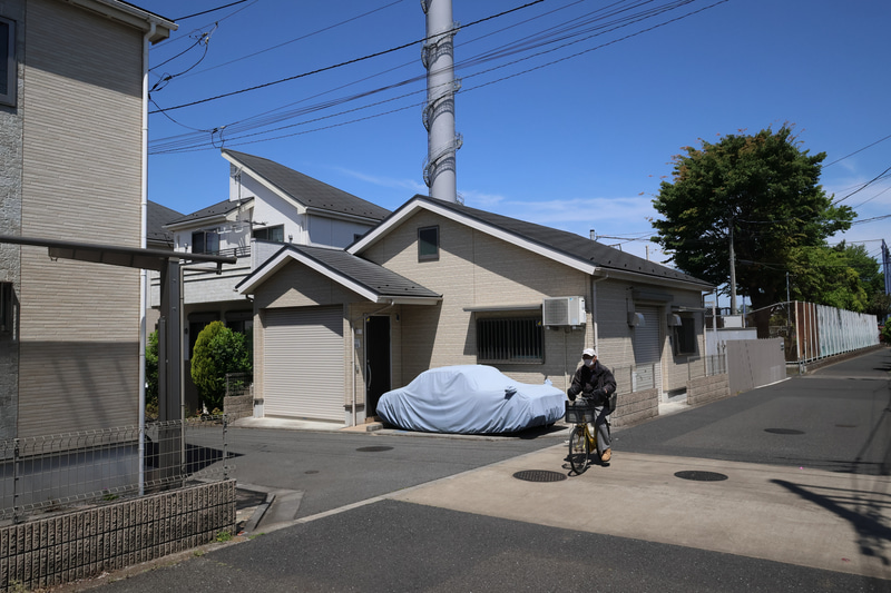 そうだ、EOS R7と同時に購入した16mmを使うことを忘れておりました。気に入ってます。ただ、カメラ内でのDLOでの収差補正を前提として設計されてないかキミ？ ん？ 作り上げた優秀な写りです。昨今は結果良ければすべてよしと割り切ってますから文句ありませんです。<br>EOS R50／RF16mm F2.8 STM／絞り優先AE（F10・1/1,600秒）／ISO 400