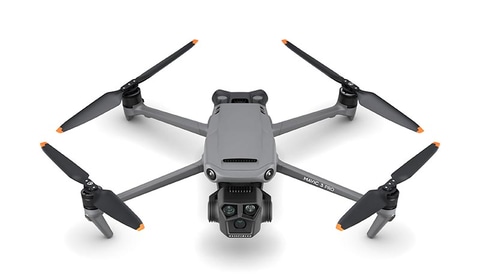 中望遠の追加で3眼に…Hasselbladカメラ搭載ドローン「DJI Mavic 3 Pro