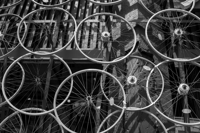 ハイライトも粘り、シャドーもきちんと描写するわけです。いいですね。見た目に近い再現性で、とてもシャープです。<br>PENTAX K-3 Mark III Monochrome／HD PENTAX-DA 20-40mmF2.8-4ED Limited DC WR／絞り優先AE（26mm・F8・1/640秒）／ISO 400