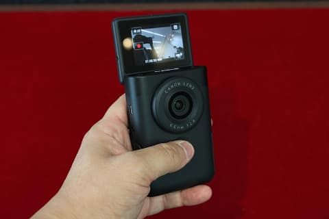 キヤノン初のVlogカメラ「PowerShot V10」 - デジカメ Watch