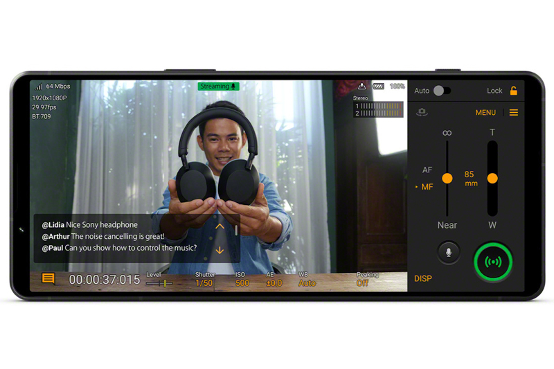 動画ライブ配信中にチャット閲覧が可能