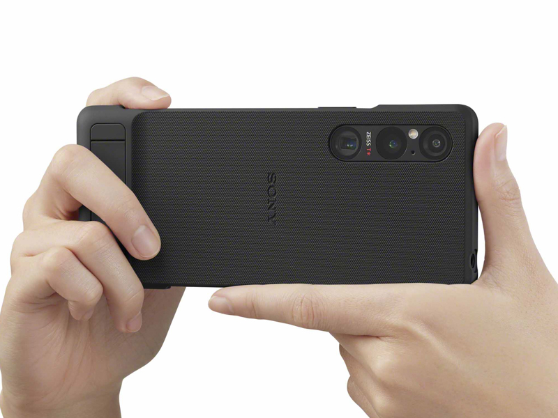 キックスタンド付きの純正カバーも用意する