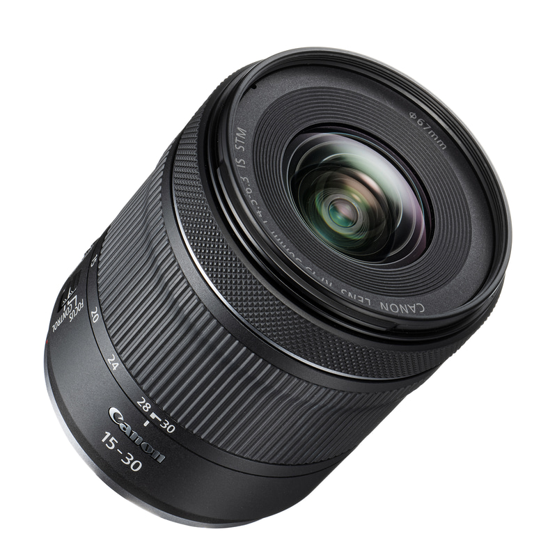 【発売日】2022年8月<br>【価格】8万5,800円　<span class="fnt-90">※キヤノンオンラインショップでの税込価格</span>