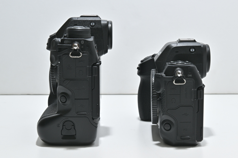 フォーカスモードボタンも同様の位置に