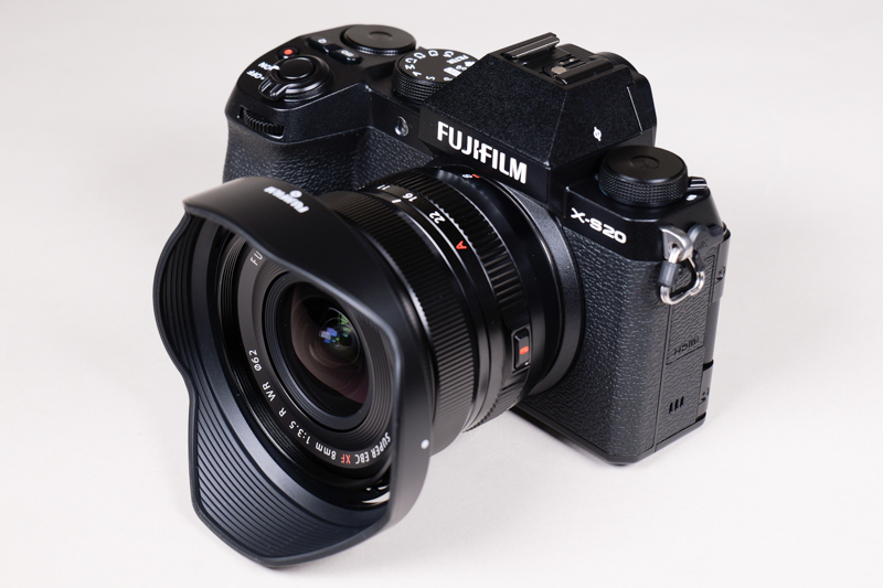 フードを装着した様子