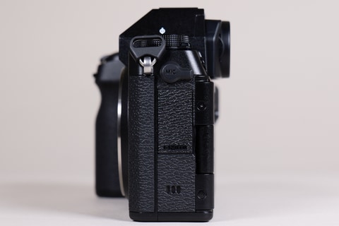 写真で見る 富士フイルム「FUJIFILM X-S20」「フジノンレンズ XF8mmF3