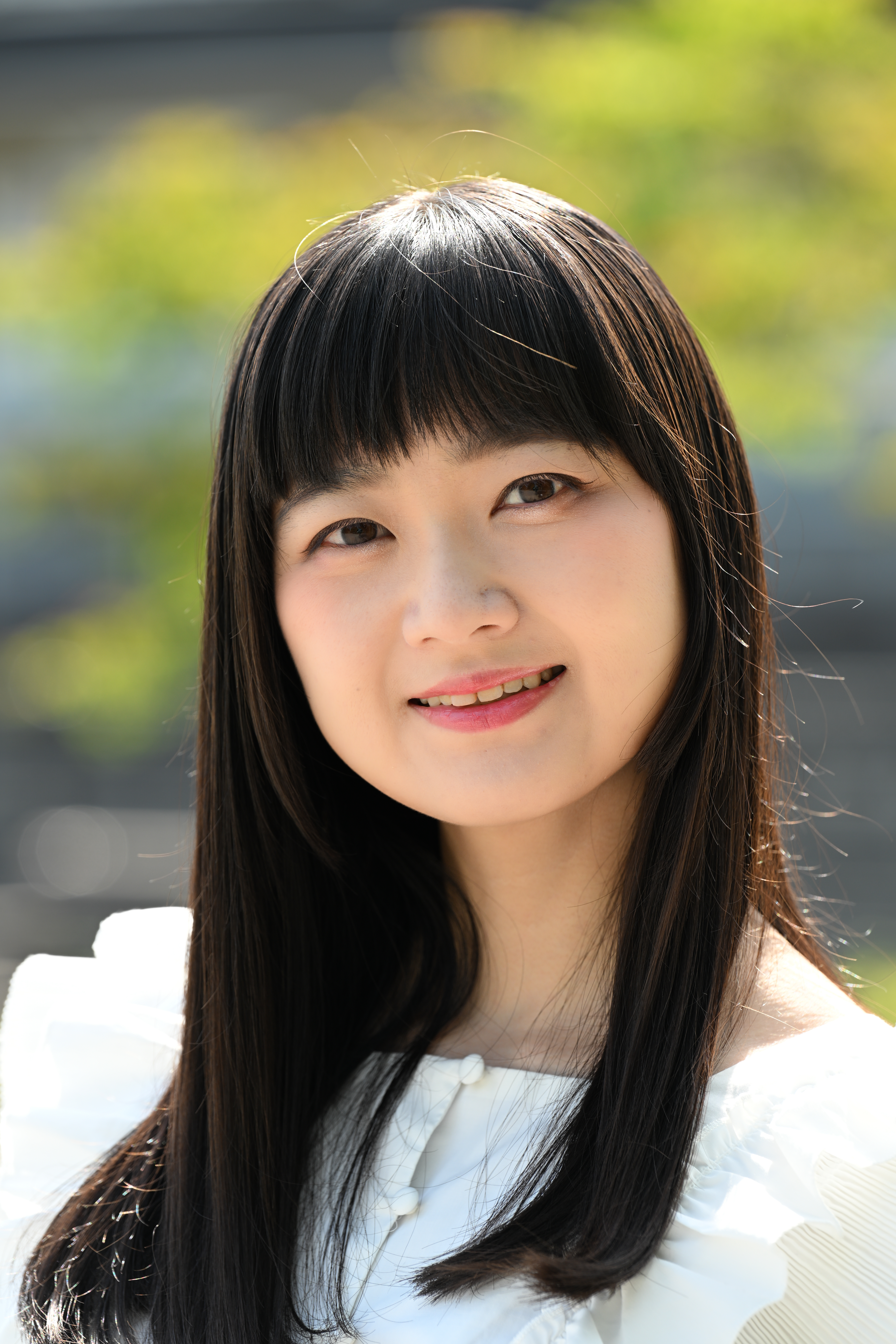 目元付近まで滑らかさを感じる。とはいえ強すぎないので、自然な雰囲気を生かしたまま滑らかにしている印象だ。目や髪の毛などはシャープなまま、肌だけが柔らかくなっている