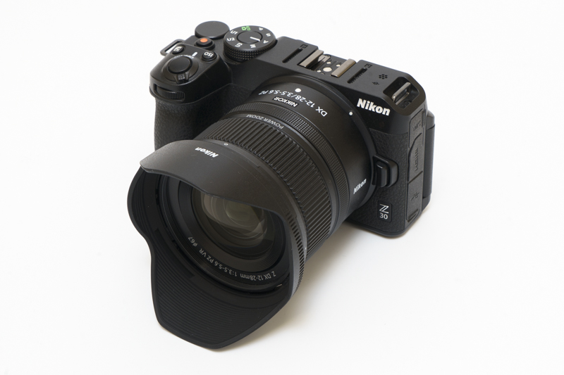 ※レンズフード「HB-112」は別売