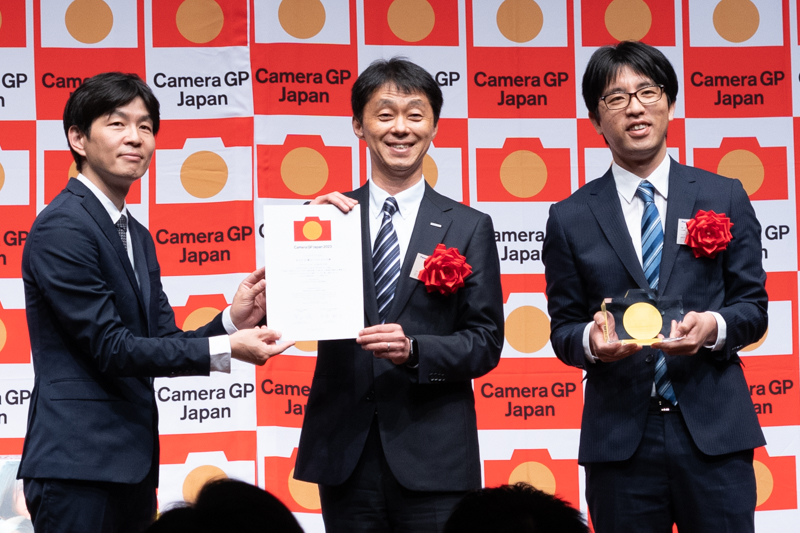 津村敏行氏（中央）、中村光崇氏（右）