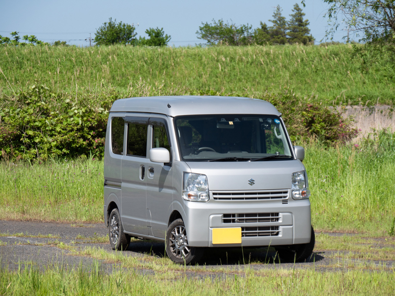 連載1回目、まずは僕のアシを紹介しよう。スズキ エブリイJOINフルタイム4WD。購入して3年、走行距離は5万kmを超えた。ターボ車であり高速道路も不満のない走りだ。