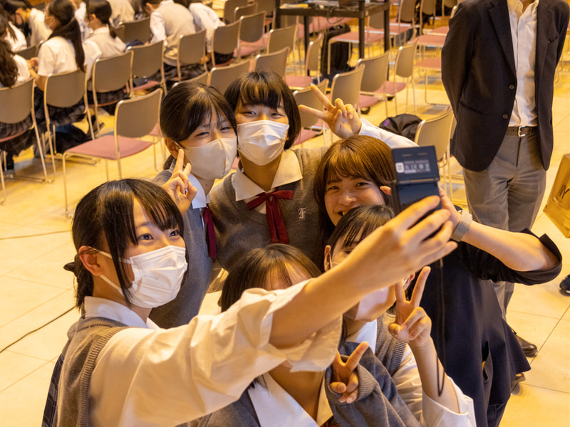 初日なのに次々と使い方を編み出す参加者たち