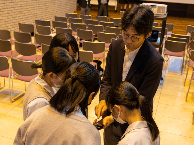 初日なのに次々と使い方を編み出す参加者たち