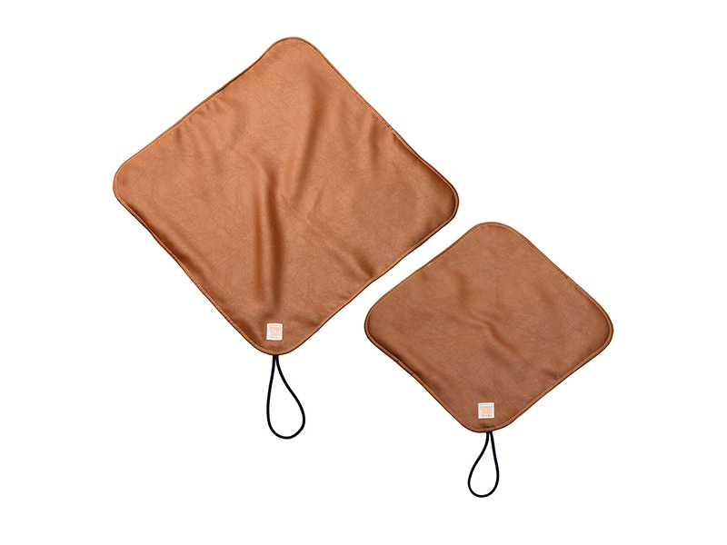 本革調キャメル