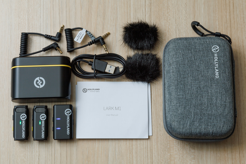 付属のケースと、セットの全容。ケースは実測で95×57×145mmとコンパクト。全セットで実測264gだった