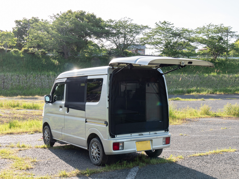 スライドドアとリアゲートに取り付け完了