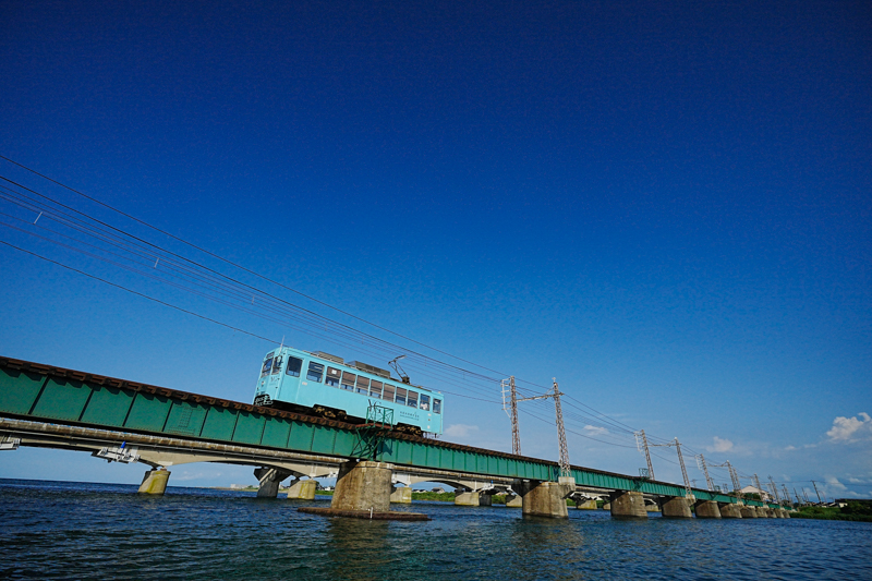 ソニーα1／FE 16-35mm F2.8 GM／絞り優先AE（16mm・F7.1・1/2,500秒）／ISO 400／WB:太陽光