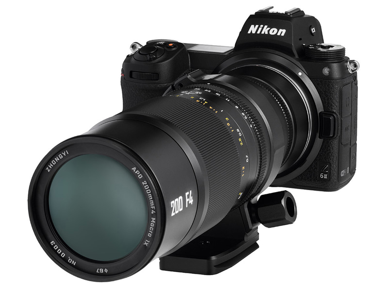ニコン Z 6IIに装着した様子