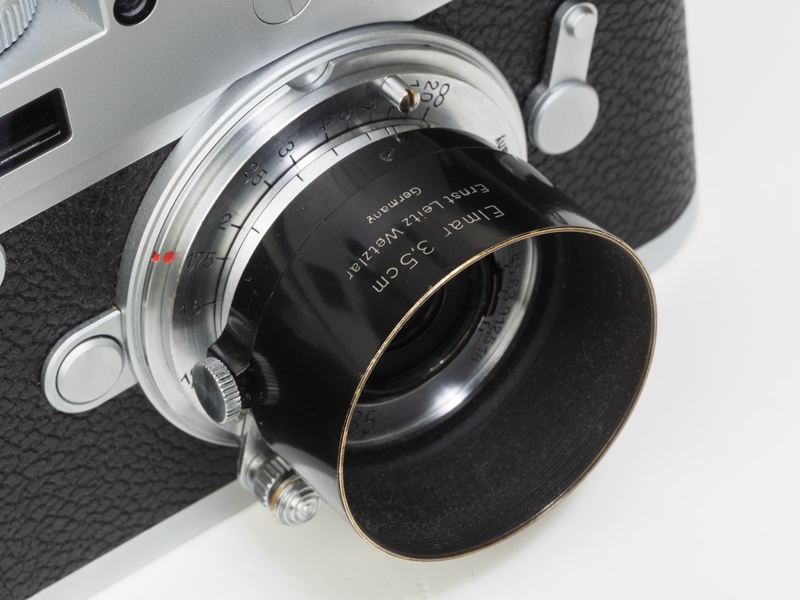 専用フード「FLQOO」を装着してみました。象嵌ロゴ綺麗ですね。レンズサイズからすると深くて効果あります。もちろん画面がケラれたりするようなことはありません。あ、実際にお使いになるのならサードパーティ製のもので大丈夫です。ライカの人も怒らないと思います