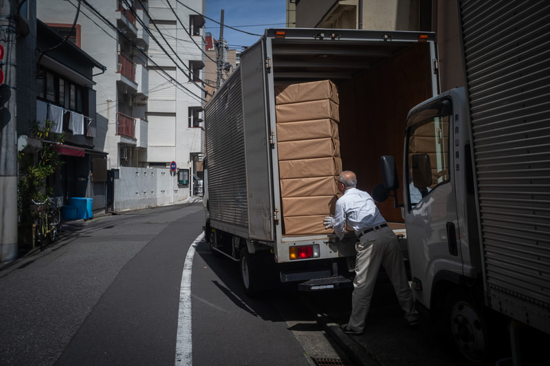 ライカは街で出会った事象をいち早く取り込むことに長けたツールであることは間違いないでしょう。常焦点距離設定はいつも2〜3mにおいています<br>ライカM10-P／Elmar 3.5cm F3.5／マニュアル露出（F9・1/1,000秒）／ISO 400