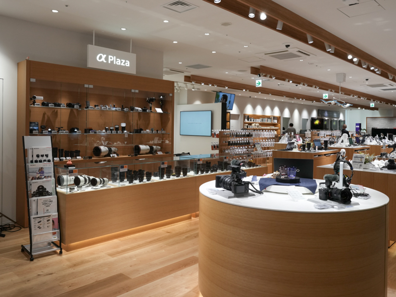 現行Eマウントレンズを全て揃えるほか、VLOGCAMなども展開