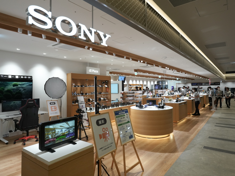 ソニーストア札幌の新店舗。以前の2フロアと総面積は同じぐらい（約640平方m）だが、ワンフロアで開放的になったという