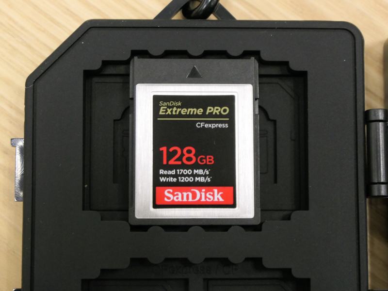 CFexpress Type Bを収納したところ