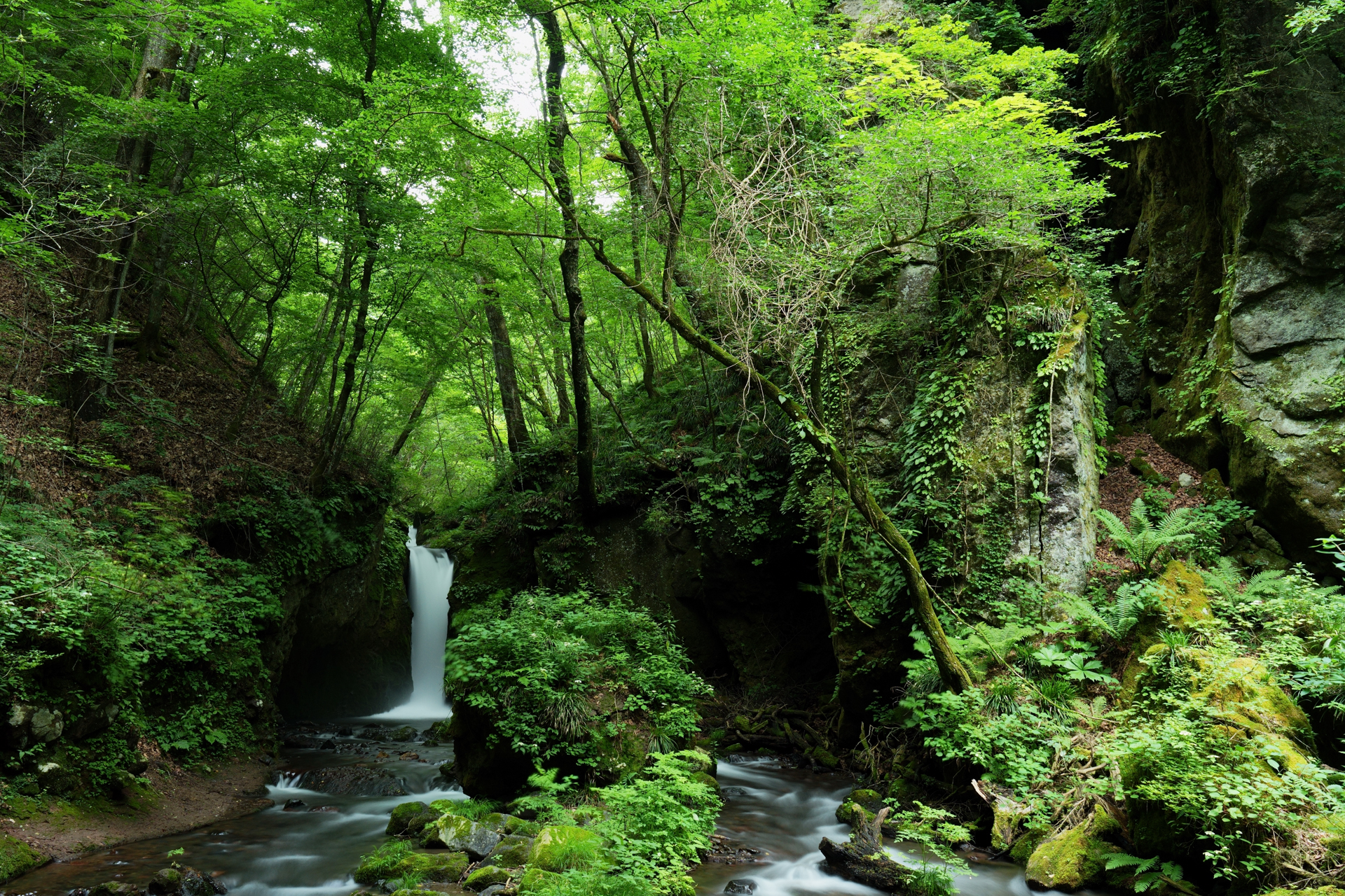 α6700／E 16-55mm F2.8 G／18mm（27mm相当）／絞り優先AE（F8・8秒・-1.0EV）／ISO 100／ND8使用