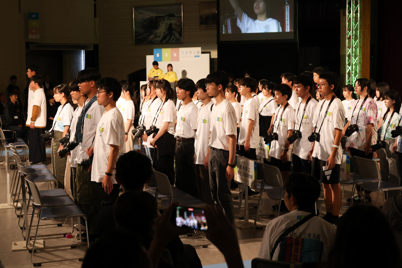 選手たちの緊張した表情