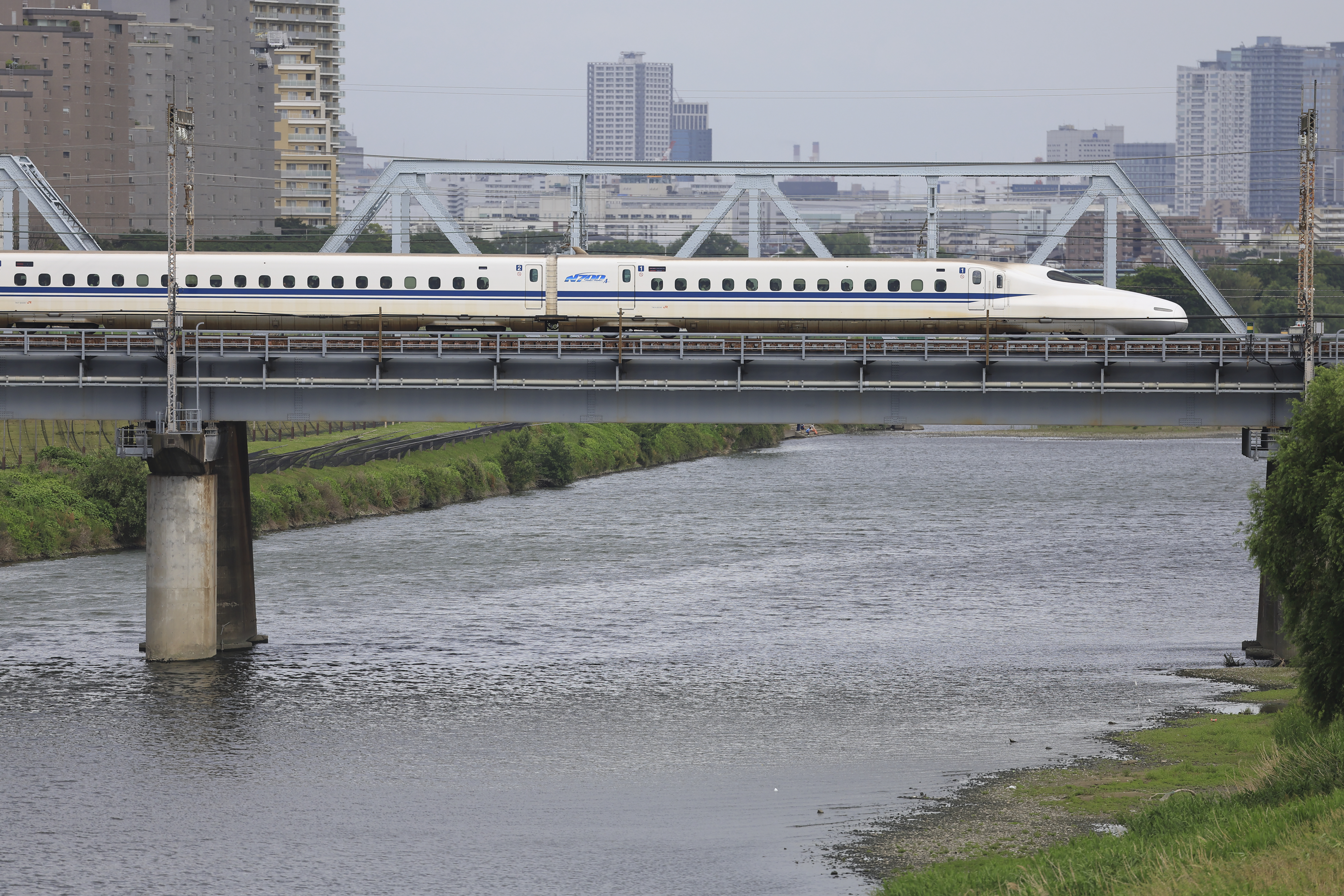 EOS R3／RF100-300mm F2.8 L IS USM／300mm／マニュアル露出（1/2,500秒、F2.8）／ISO 320