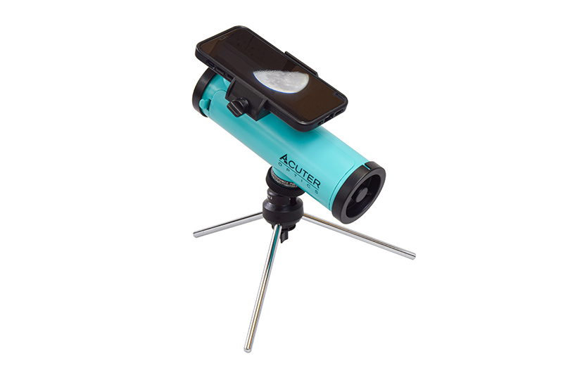 付属するスマートフォンアダプターおよび卓上三脚の装着例