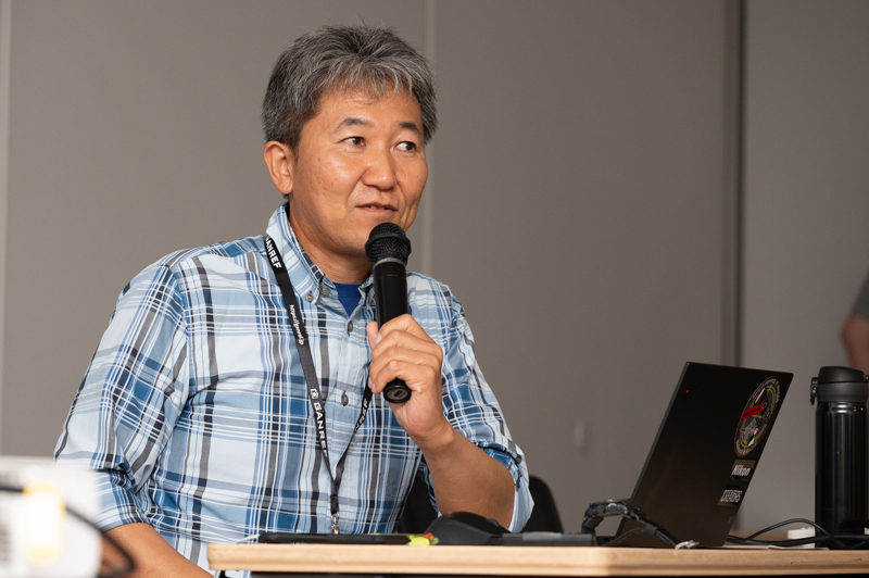 「操作が簡単になるようなカスタマイズを心がけています」と中野さん