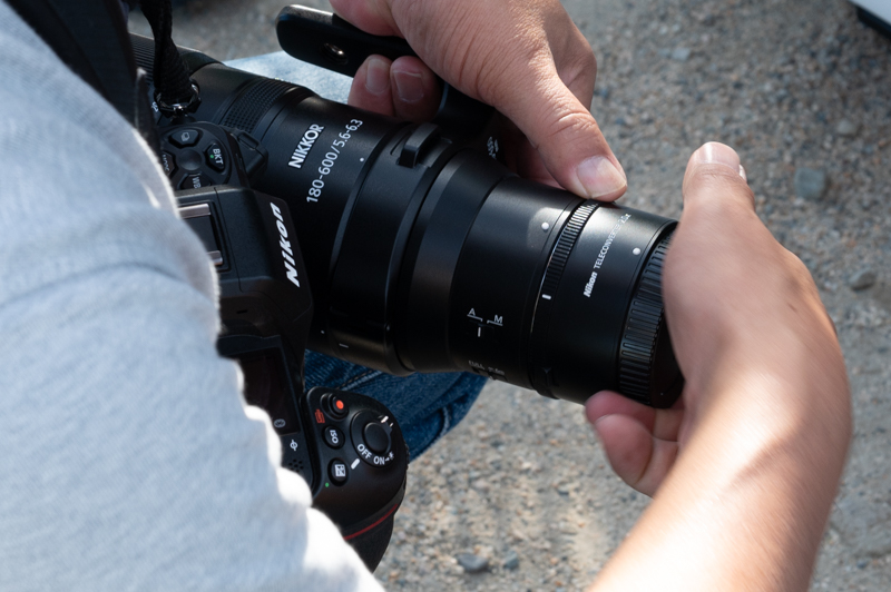 このレンズはテレコンバーターが装着可能で、貸し出しも行われた