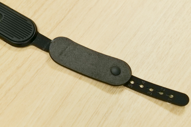 指が当たるパッド。肌触りが良い